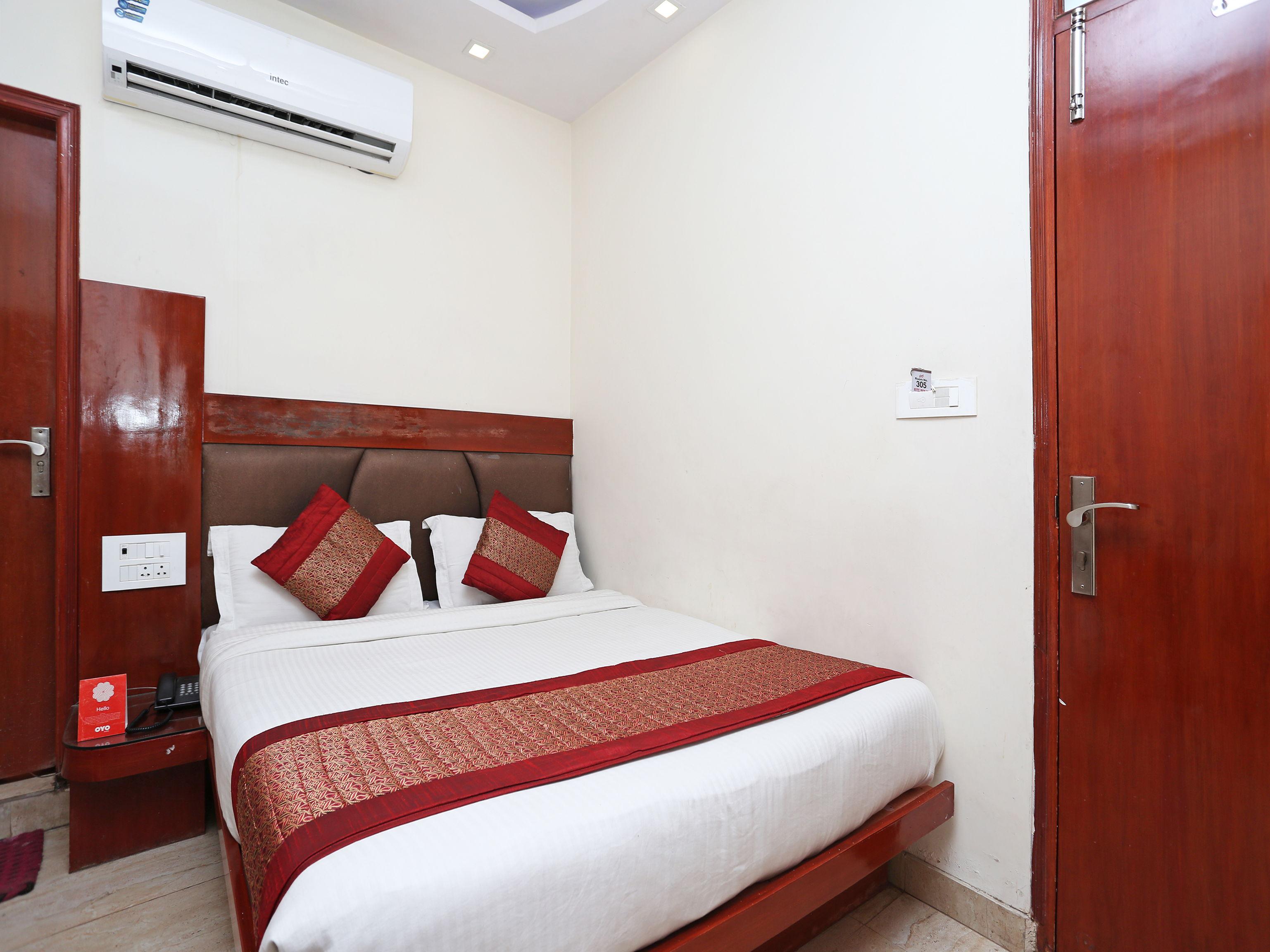 Prem Deluxe Pensión Nueva Delhi Exterior foto
